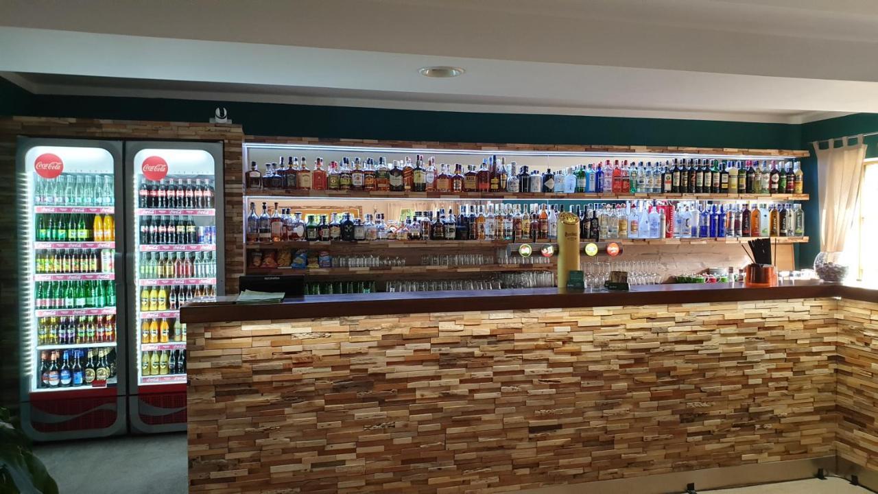 Forrest Hotel Chomutov Exterior foto