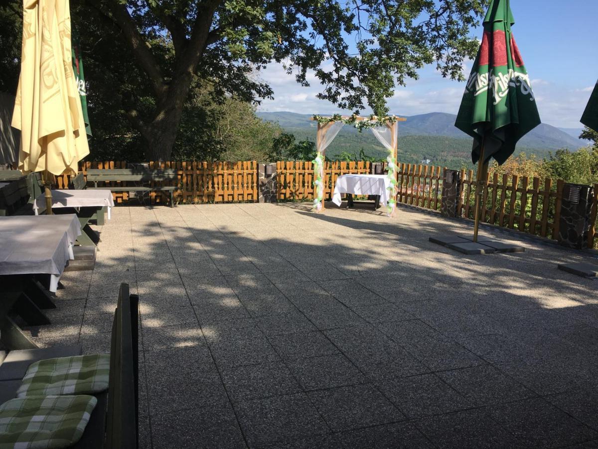 Forrest Hotel Chomutov Exterior foto